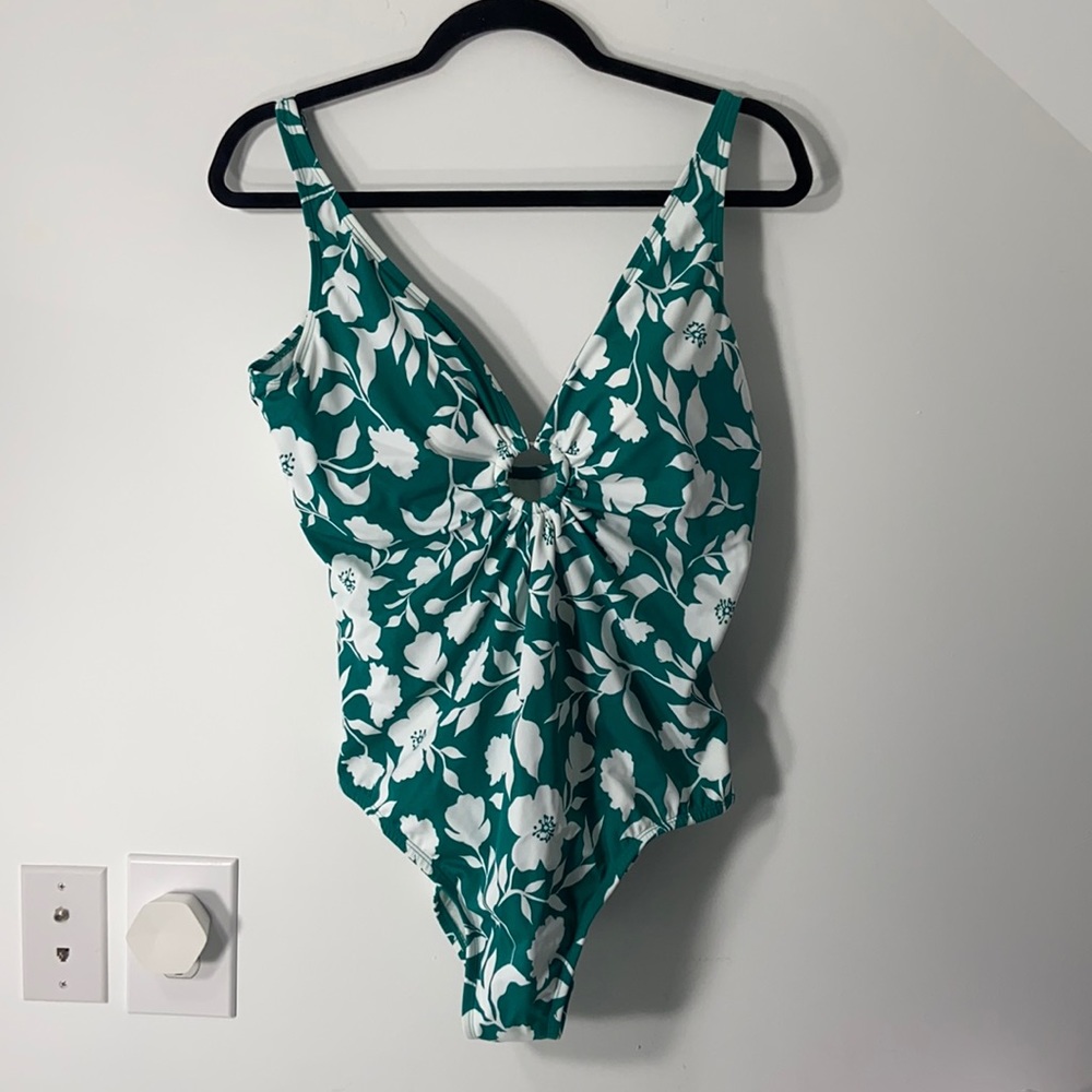 Green & White Floral Swimsuit size XL (16-18)